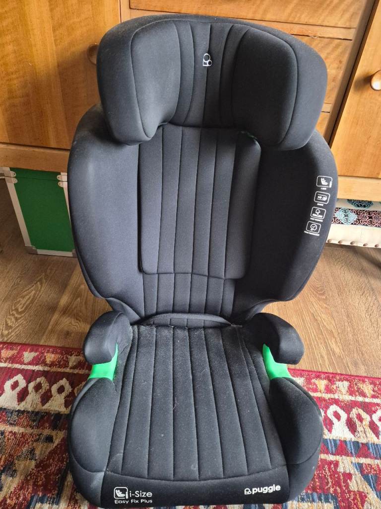 Free - Puggle I-Size Easy Fix Plus Car Booster Seat – Good Condition