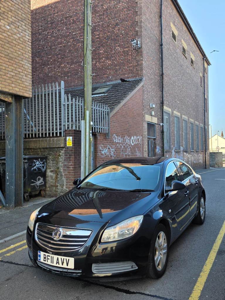Vauxhall, INSIGNIA, Hatchback, 2011, Manual, 1956 (cc), 5 doors