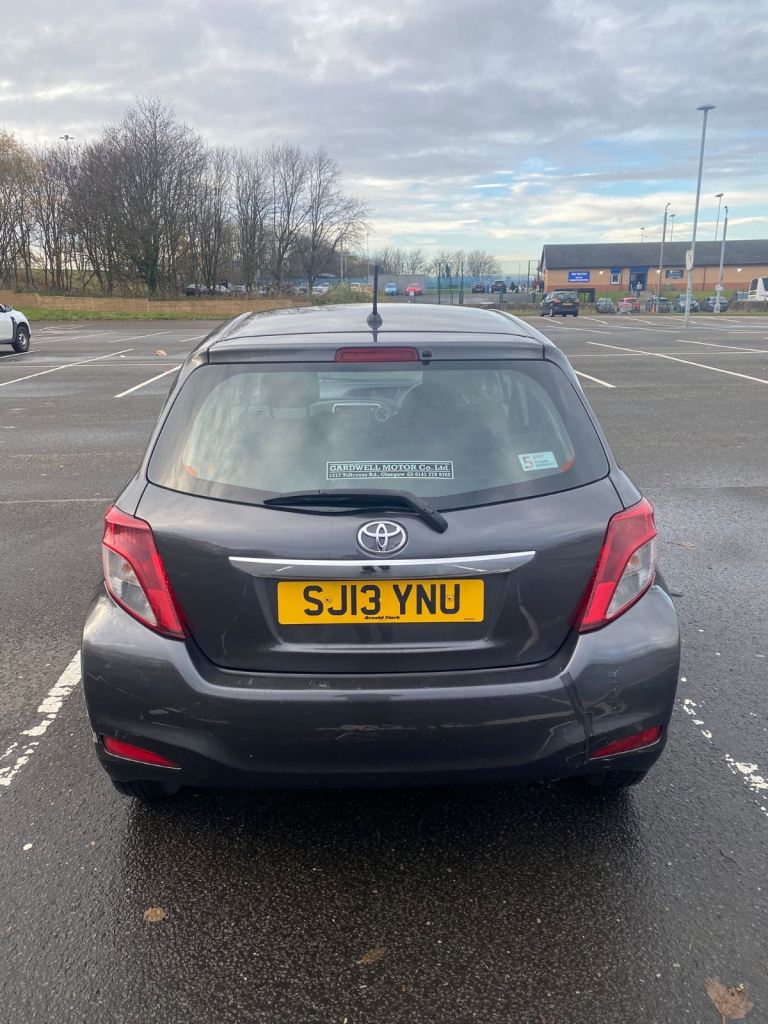 Toyota Yaris for sale £2400