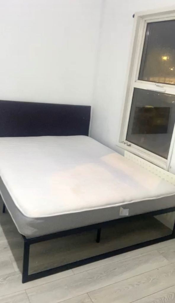 (Not a studio)Double room including bills for single occupancy or couple welcome Postcode LU1 1HP