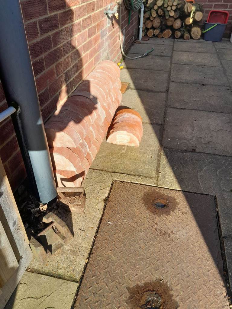 Reclaimed Capping  bricks 