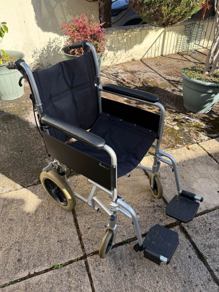 Manual wheelchair