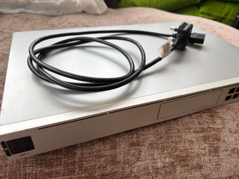 Ubiquiti UniFi Dream Machine Pro Router Switch Firewall