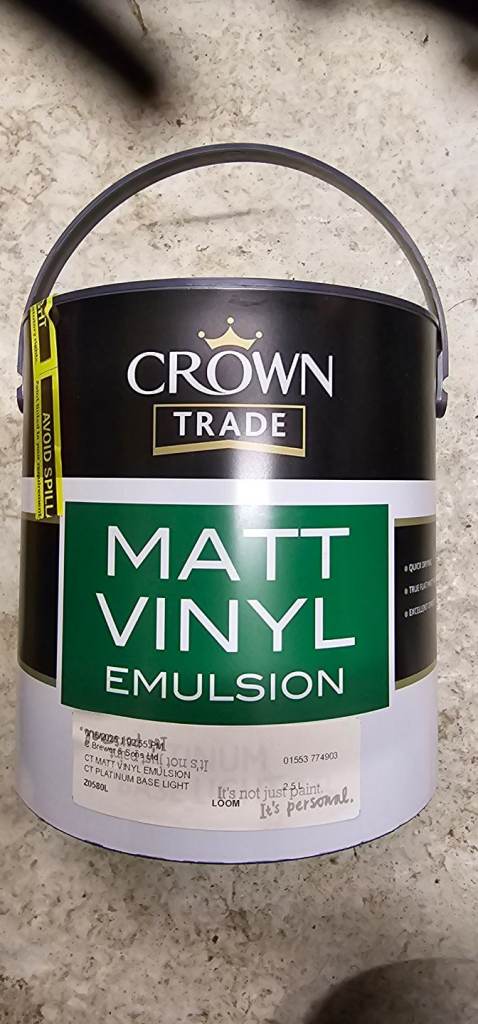 2.5l crown trade matt vinyl paint