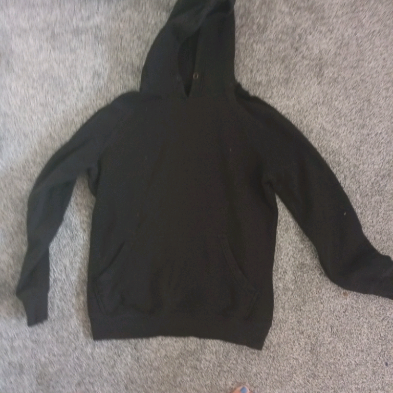 Black hoodie size L