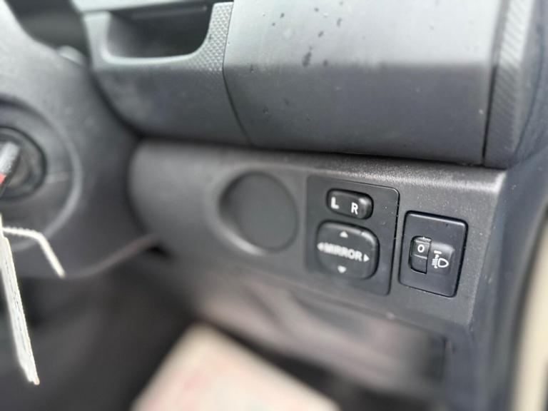 2010 Toyota Yaris 1.33 Dual VVT-i TR Euro 4 (s/s) 5dr HATCHBACK Petrol Manual