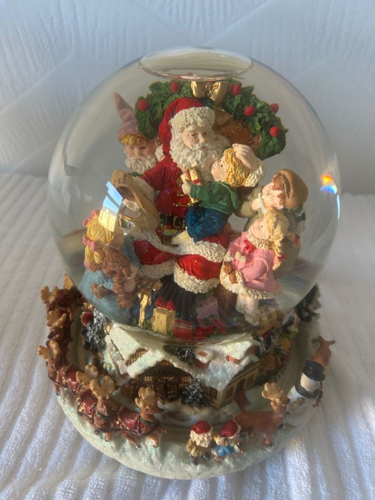image for Xmas Kirkland magical water globe 