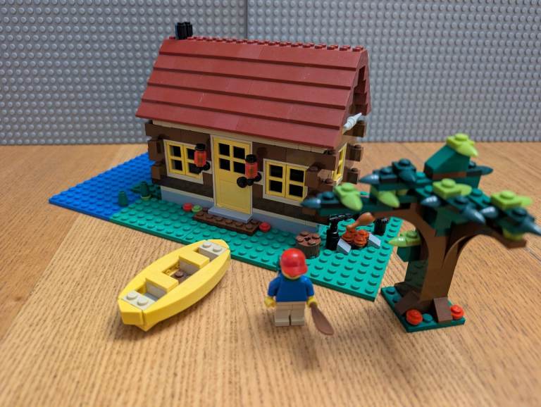 LEGO Creator Log Cabin (5766) Complete. No box or instructions