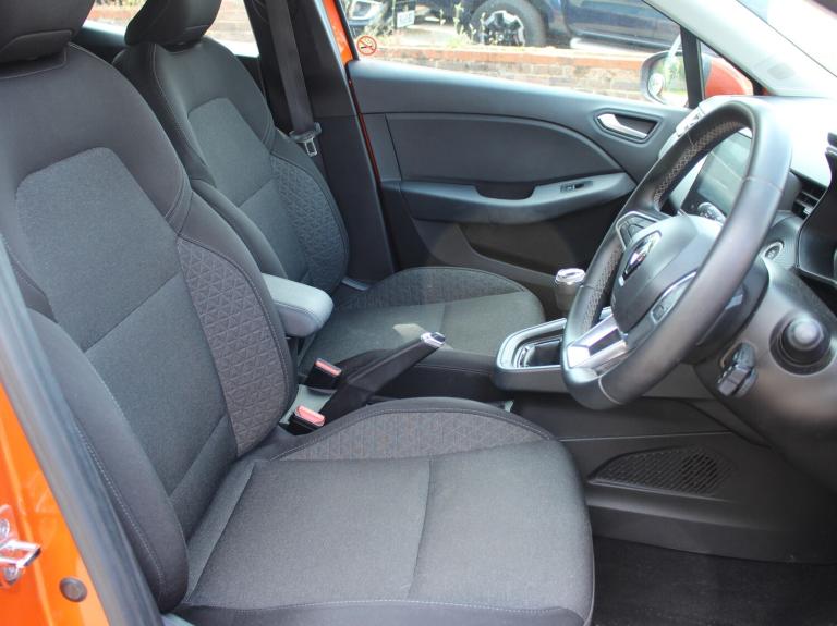 2022 Renault Clio 1.0 TCe Iconic Edition Hatchback 5dr Petrol Manual Euro 6