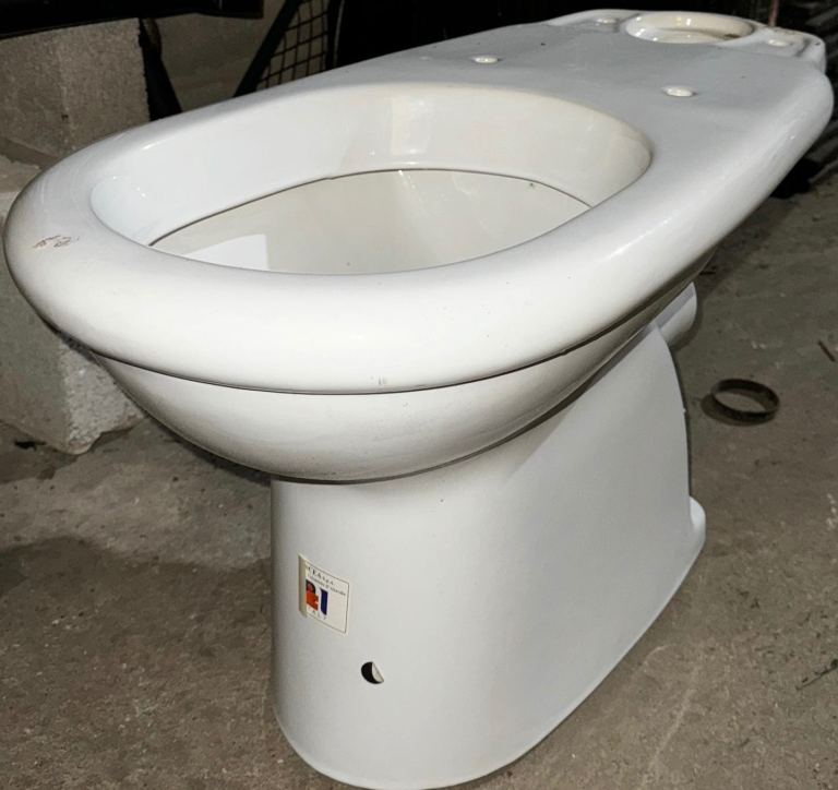 ITALIAN TOILET INCEA WHITE NEW BATHROOM SUPPLIES