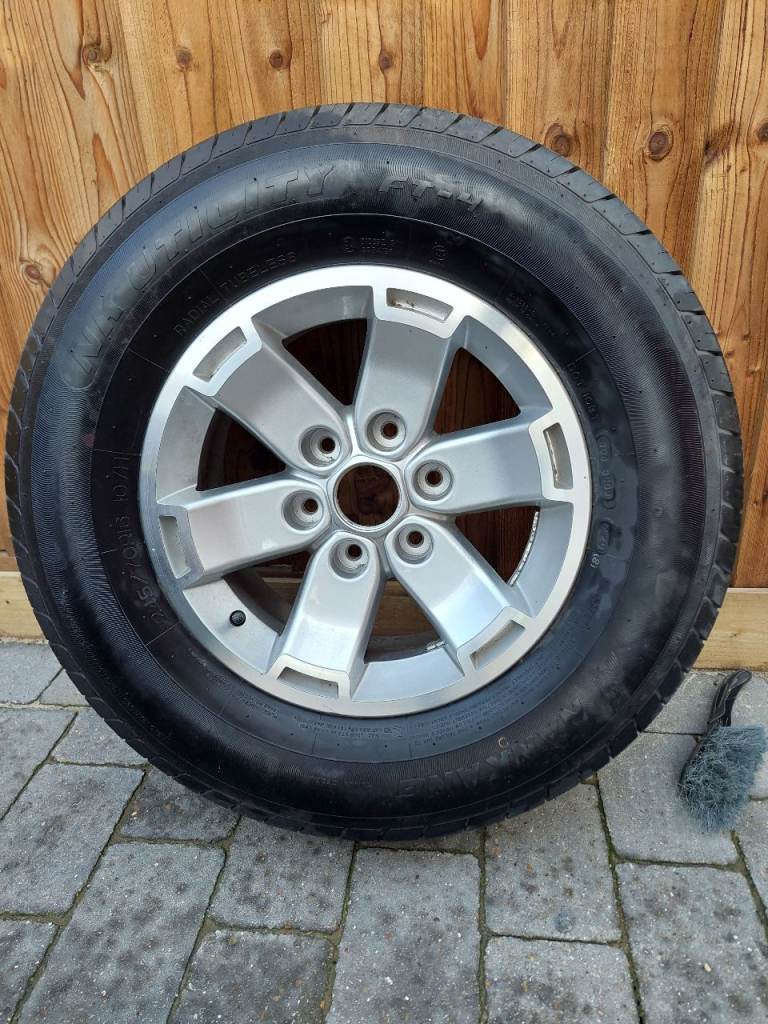 FORD RANGER WHEEL AND TYRE