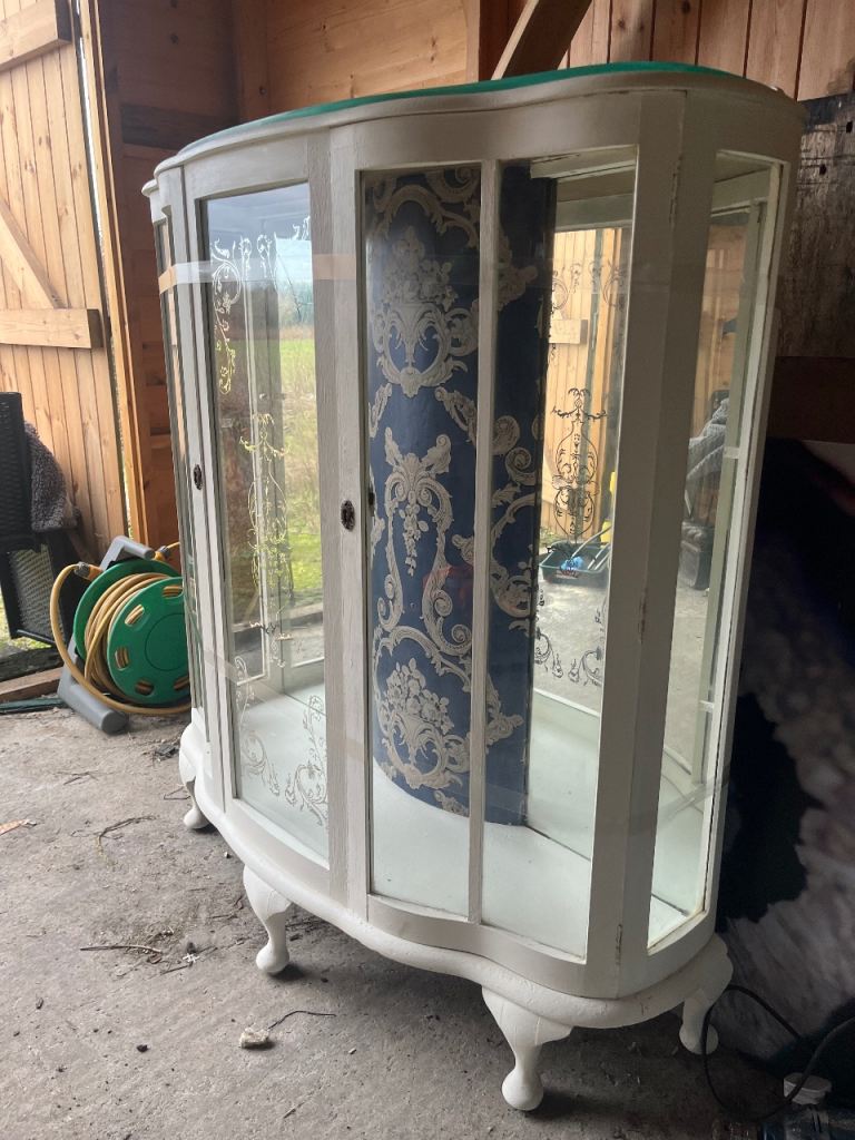 Glass display cabinet