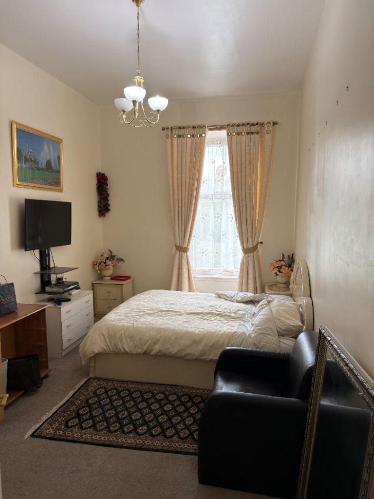 2 rooms for rent Glasgow Westend