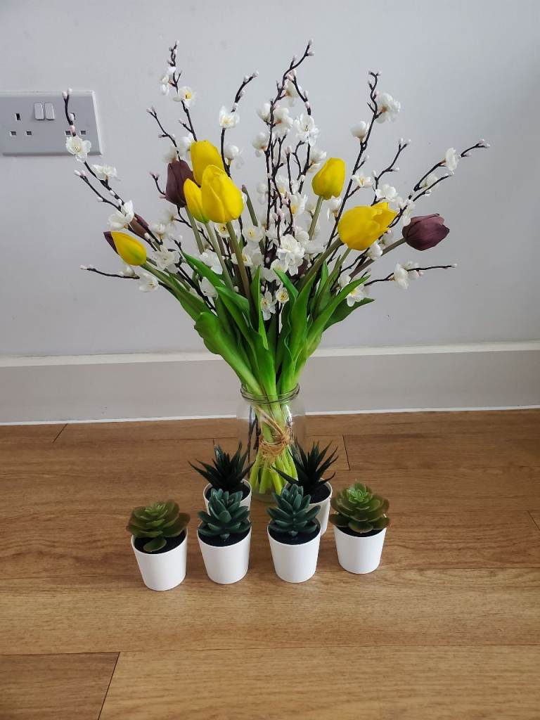 Artificial flowers - bouquet & 6 small artificial flowers in pot