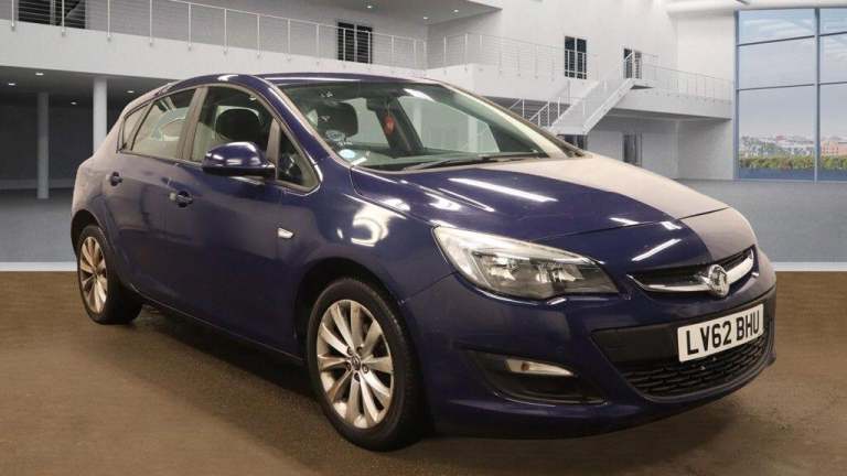 2012 Vauxhall Astra 1.6i 16V Active 5dr HATCHBACK PETROL Manual