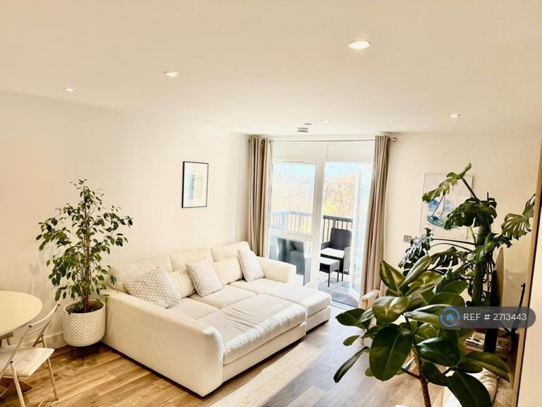2 bedroom flat in Gardino Apartments, Hove, BN3 (2 bed) (#2713443)