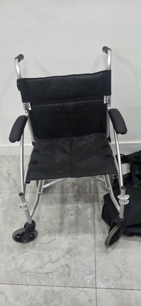 Drive Medical Lightweight Expedition Wheelchair in Black, Excellent Condition