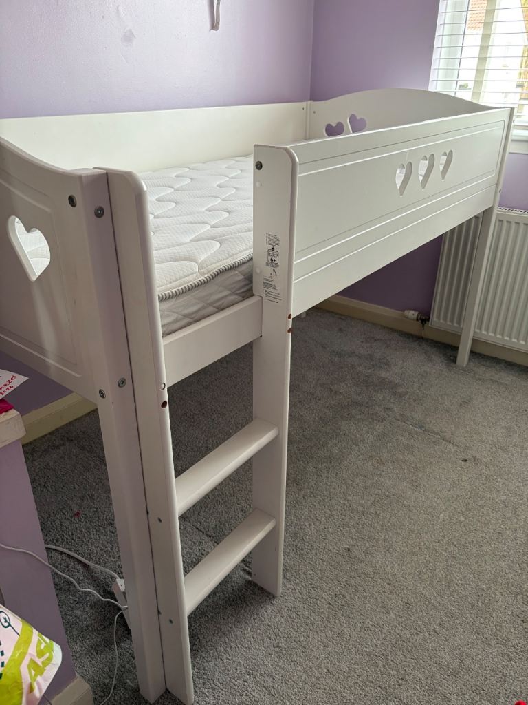 Girls heart mid sleeper and chest of drawers