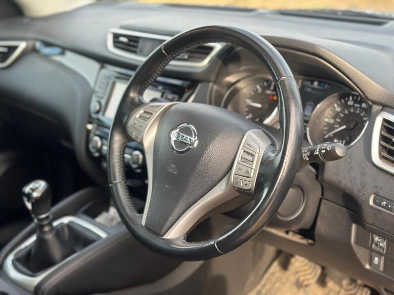 2015 Nissan Qashqai 1.5 dCi N-Tec+ 5dr HATCHBACK DIESEL Manual