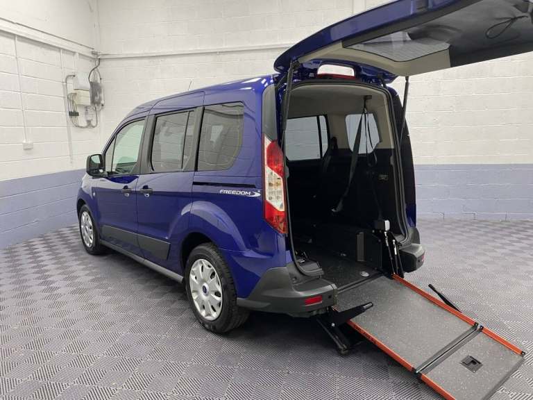 2017 Ford Tourneo Connect 1.5 TDCi Zetec 5dr Wheelchair Accessible Vehicle Disabled WAV MPV Diese...