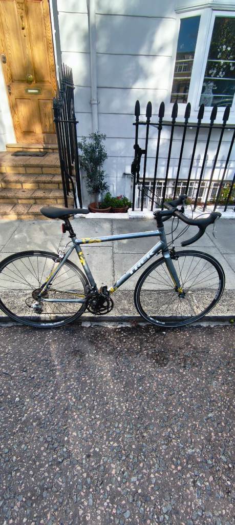 TREK ROAD BIKE 