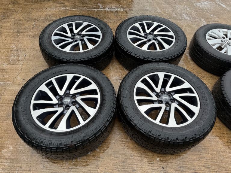 GENUINE OEM NISSAN NAVARA 18” 6x114.3 ALLOY WHEELS + TOYO TYRES