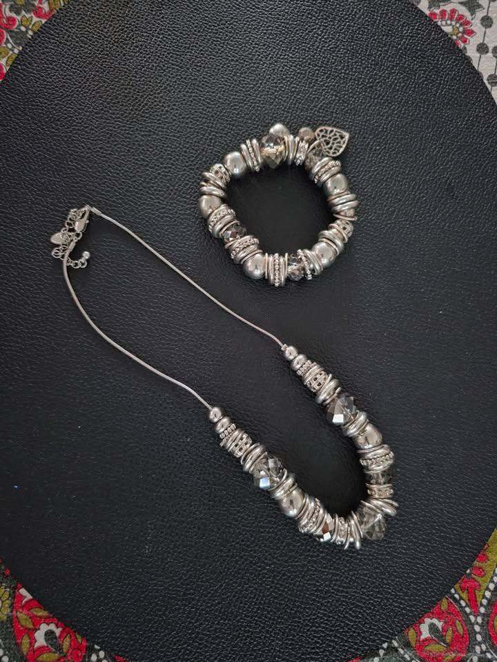 Necklace & Bracelet set (Next) for £10, Collection Only RH11 (Crawley)