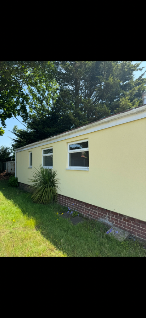 Mobile Home/ Static caravan- 2 double bedroom- recently insulated 