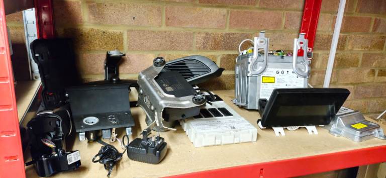 Bmw i3 parts job lot radio module airbag indicator 