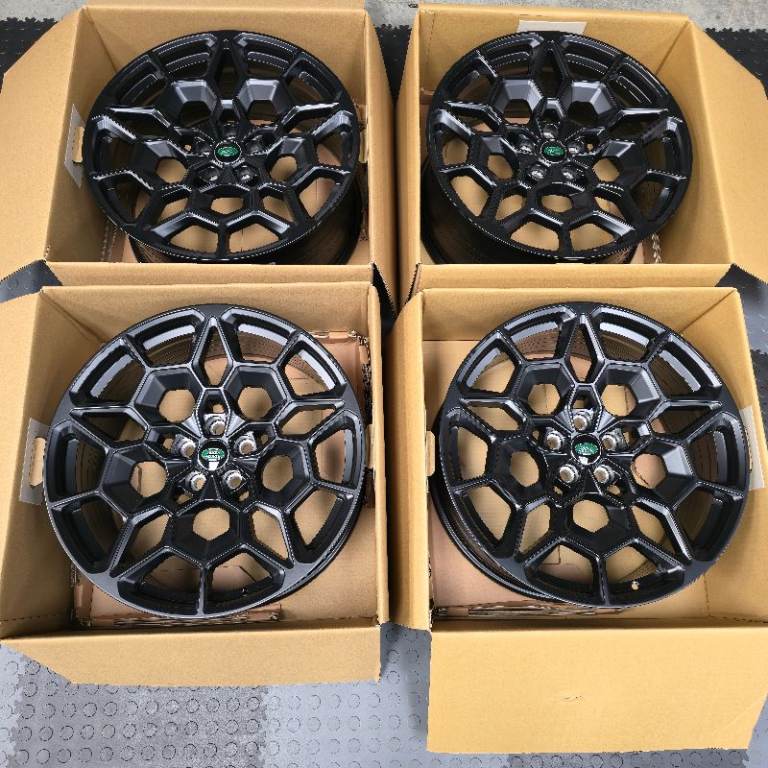 Land Rover Defender Octa 22" Alloy wheels Hexor 110 90 L663