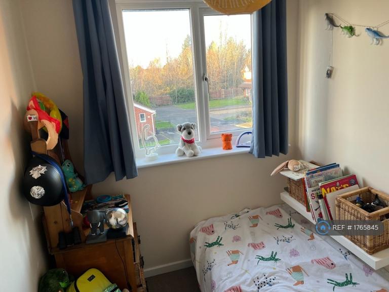 3 bedroom house in Berneshaw Close, Corby, NN18 (3 bed) (#1765845)