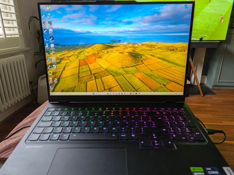 Lenovo Legion Pro 7 16irx9h - RTX 4090