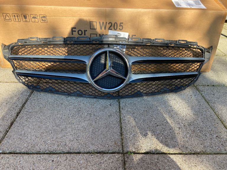 Genuine 2015 Mercedes AMG c class front grill with Mercedes badge