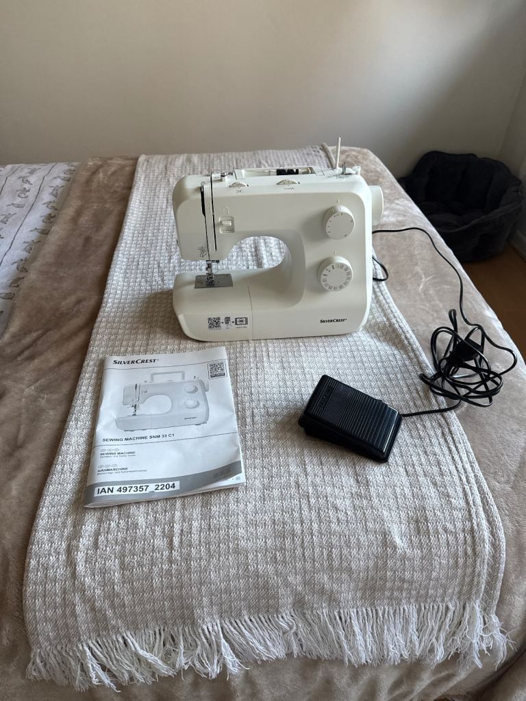 Sewing machine SNM 33 C1