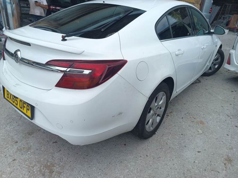 Vauxhall, INSIGNIA, automatic, 2015, 1598 (cc), 5 doors
