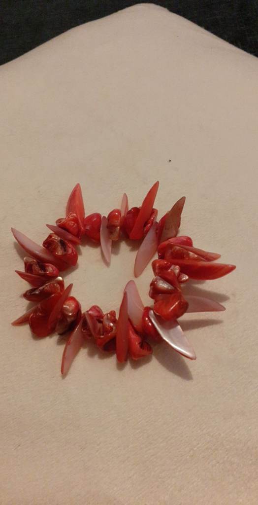 Lovely Red & orange Coral Chip & Shell Bracelet 
