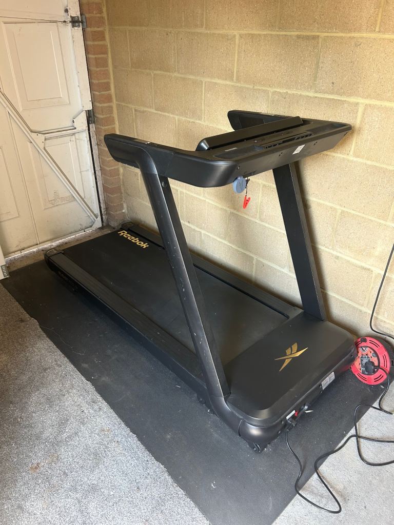 Reebok Motorised Treadmill FR30z Floatride Power Incline Fitness Running Machine