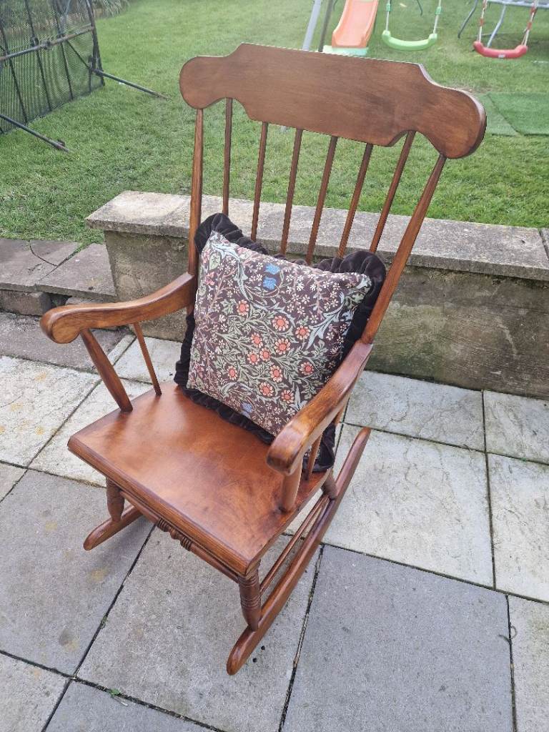 Rocking chair 