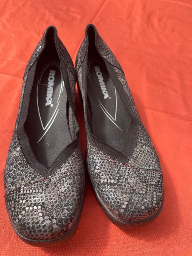 Romika Black Snake Print Flats – Good Condition