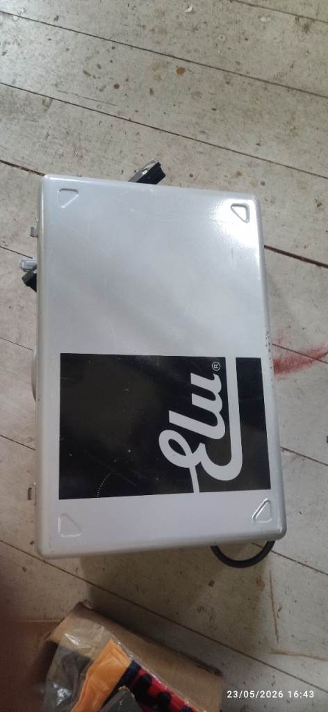 Elu OF97E Plunge Router 1/4. Excellent Condition Hardly Used