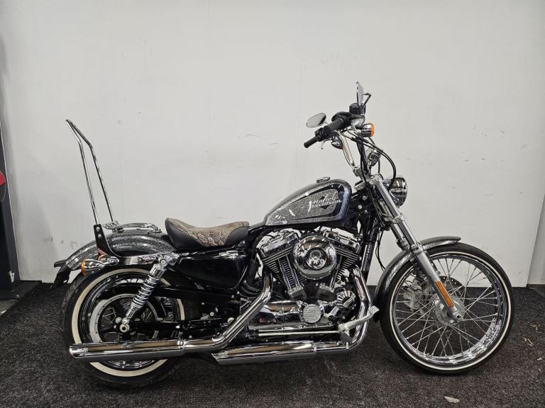 HARLEY DAVIDSON XL1200V SEVENTY TWO ** LOW MILEAGE - VANCE and HINES - 2 KEYS 