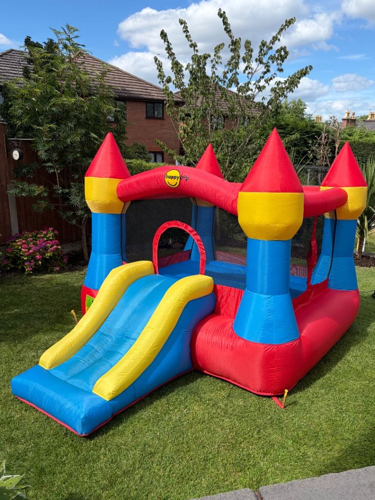 Happy Hop bouncy castle