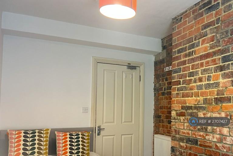 5 bedroom house in Bevendean Crescent, Brighton, BN2 (5 bed) (#2707427)