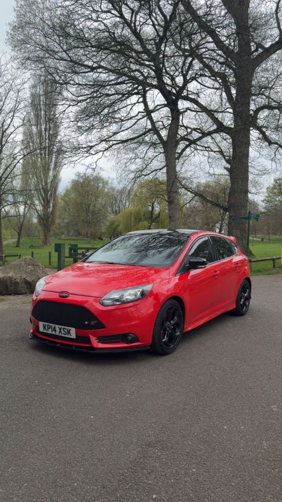 Ford Focus ST2 , 2.0T 247bhp manual, low miles 