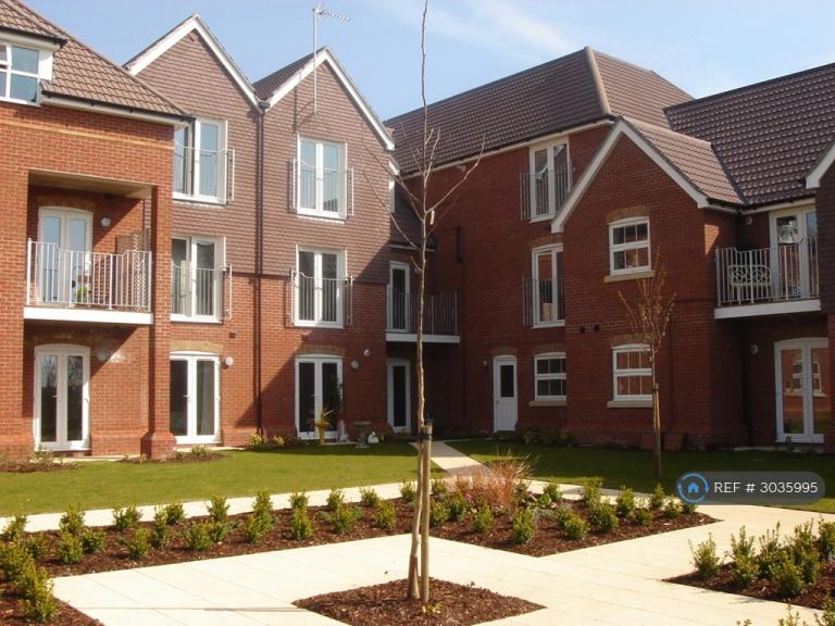 2 bedroom flat in Edward House, Poole, BH12 (2 bed) (#3035995)
