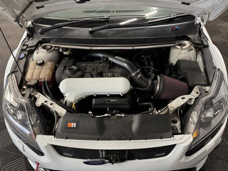 FORD FOCUS 2.5 RS White Manual Petrol 2009