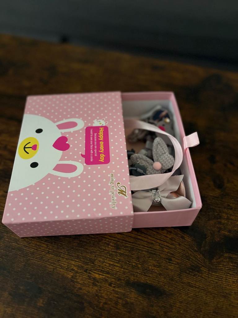 Set of Grey and Pink Hair Clips 🎀