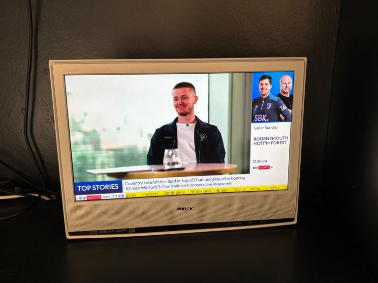 Free Sony Bravia 20 inch KDL-20S2030 TV with remote