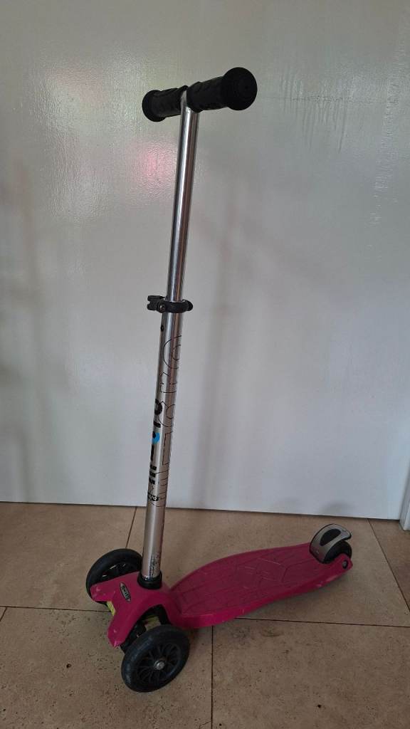 3 Wheel Micro Scooter – Pink, Good Condition