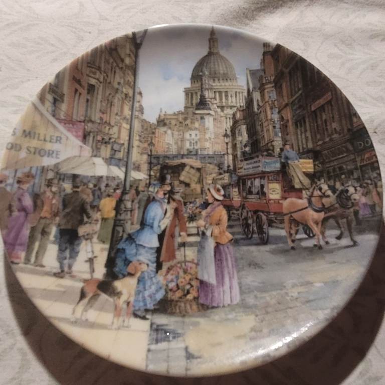 Davenport Pottery 'The Flower Seller' Plate - Limited Edition. (J7)